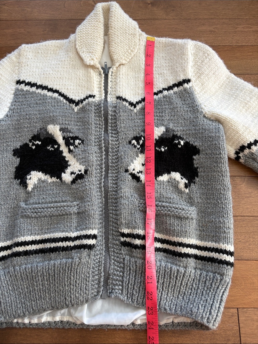 Handmade Vintage Chunky Zip-Front Cow Motif Sweater Vest in Gray & Cream - Picture 11 of 12